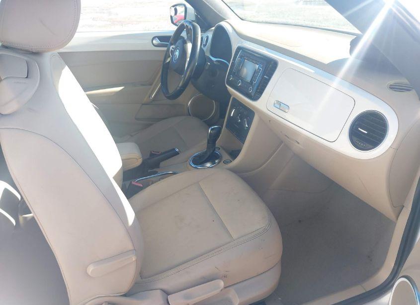 Photo 5 of 2014 Volkswagen Beetle 2.5L (VIN 3VW5P7AT8EM806513)