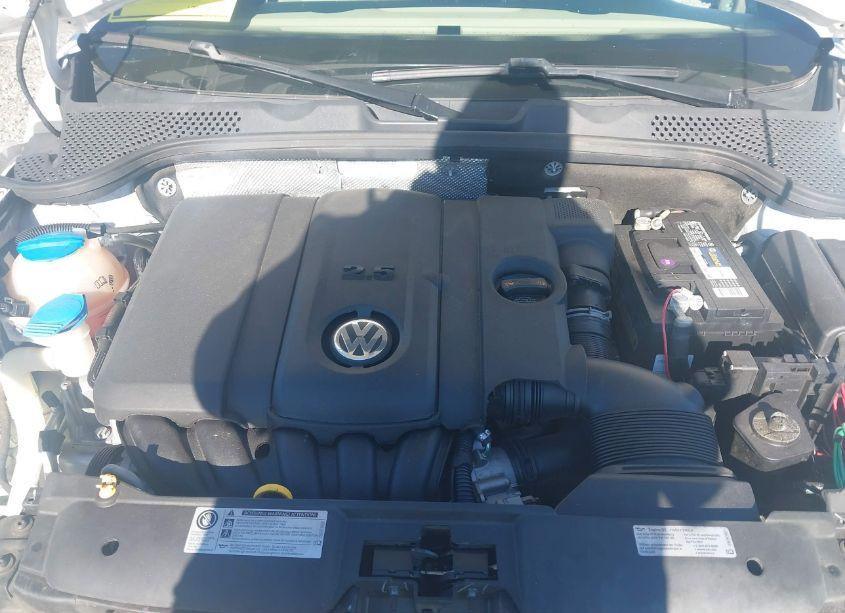 Photo 9 of 2014 Volkswagen Beetle 2.5L (VIN 3VW5P7AT8EM806513)