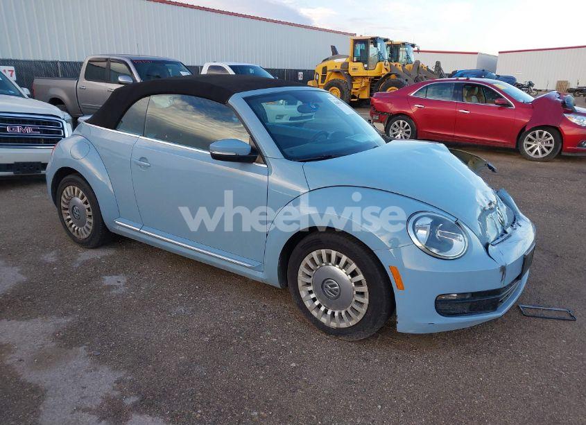 2013 Volkswagen Beetle 2.5L (VIN 3VW5P7AT9DM811542) main photo