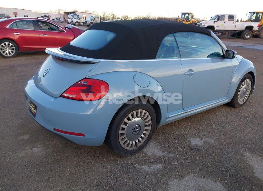 Photo 4 of 2013 Volkswagen Beetle 2.5L (VIN 3VW5P7AT9DM811542)