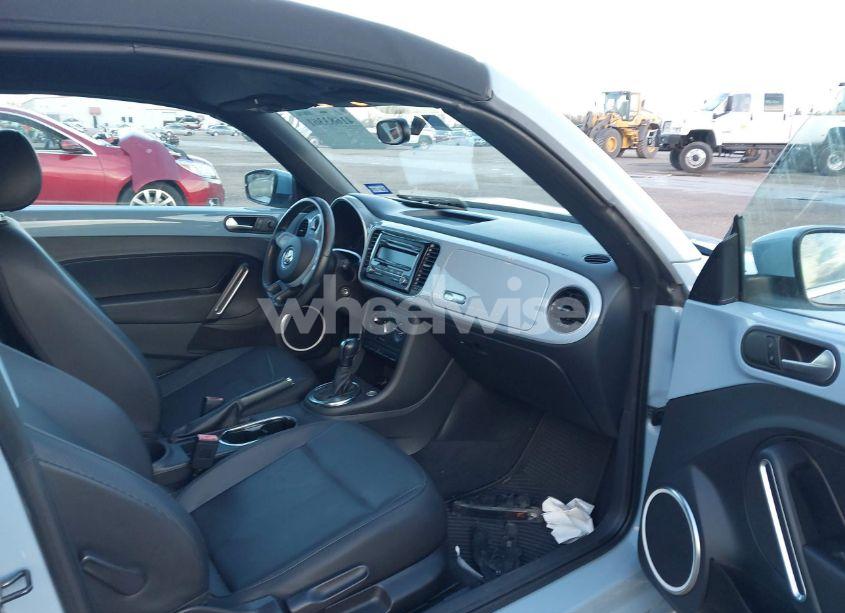 Photo 5 of 2013 Volkswagen Beetle 2.5L (VIN 3VW5P7AT9DM811542)