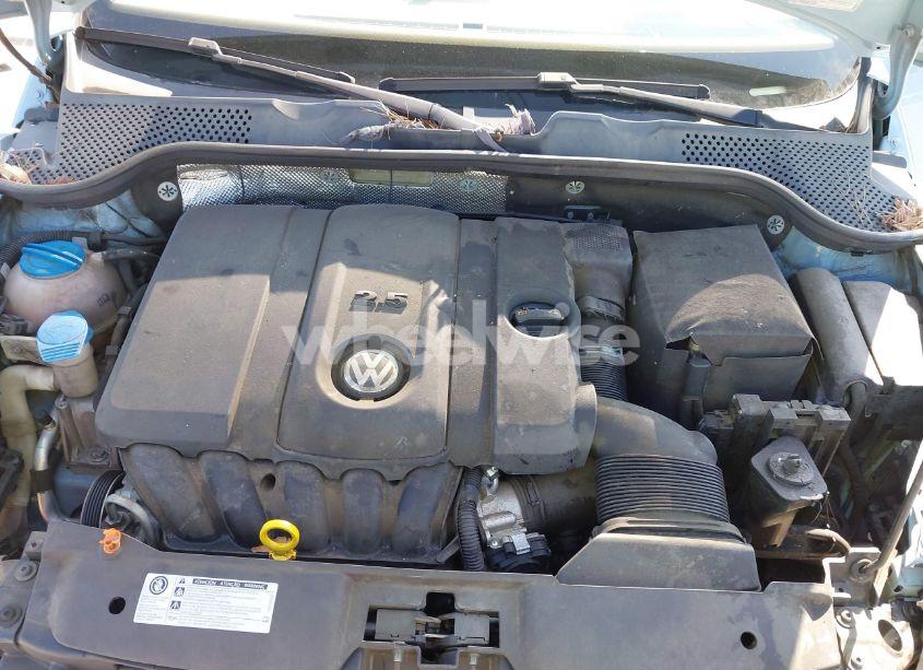 Photo 10 of 2013 Volkswagen Beetle 2.5L (VIN 3VW5P7AT9DM827174)