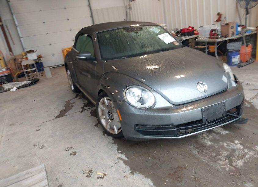 2013 Volkswagen Beetle 2.5L (VIN 3VW5P7ATXDM814272) main photo