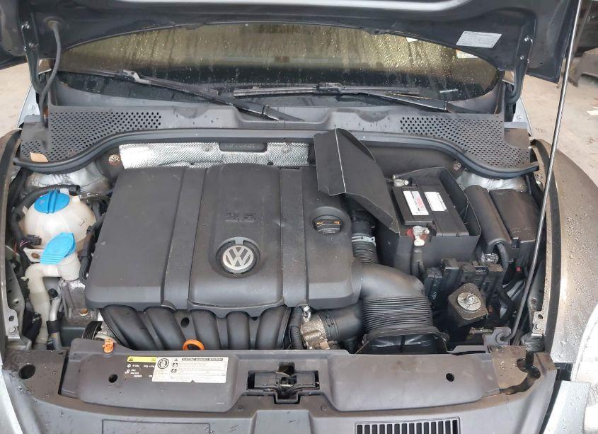 Photo 10 of 2013 Volkswagen Beetle 2.5L (VIN 3VW5P7ATXDM814272)