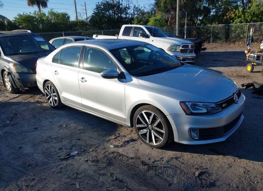 2014 Volkswagen Jetta GLI AUTOBAHN W/NAV (VIN 3VW5T7AJ4EM397419) main photo