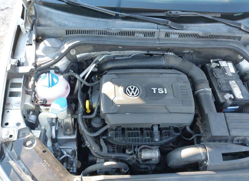 Photo 10 of 2014 Volkswagen Jetta GLI AUTOBAHN W/NAV (VIN 3VW5T7AJ4EM397419)