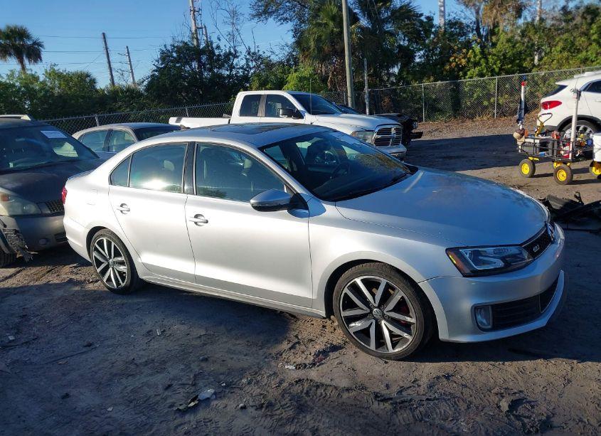 Photo 13 of 2014 Volkswagen Jetta GLI AUTOBAHN W/NAV (VIN 3VW5T7AJ4EM397419)