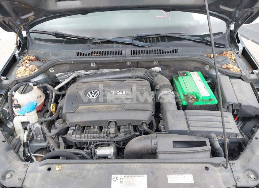 Photo 10 of 2017 Volkswagen Jetta GLI (VIN 3VW5T7AJ7HM318507)