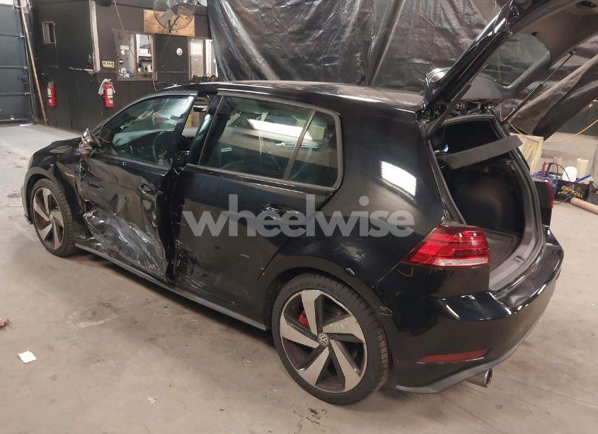 Photo 3 of 2019 Volkswagen Gti S/SE/AUTOBAHN/RABBIT EDITION (VIN 3VW5T7AU0KM025789)