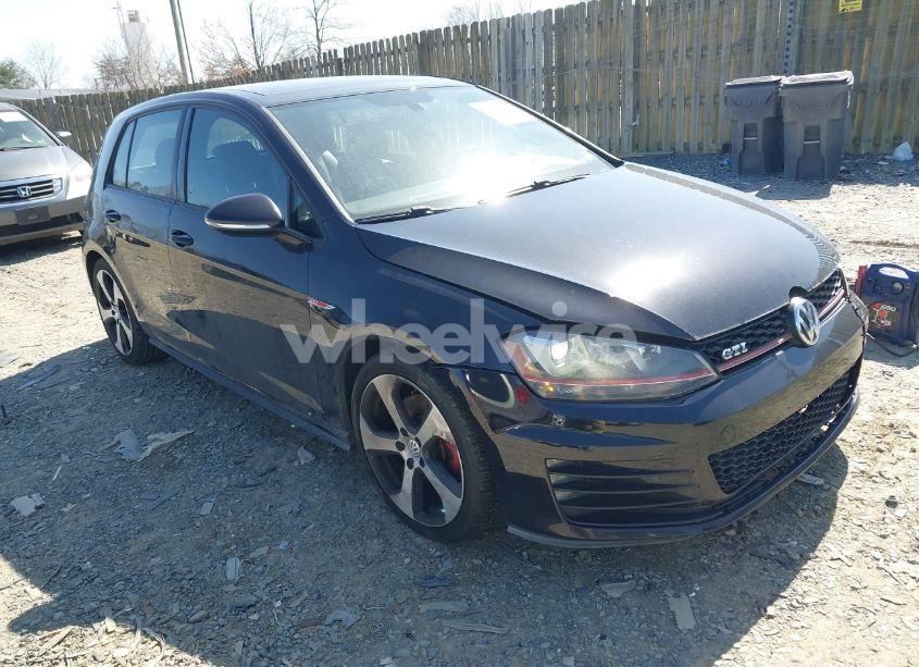 2015 Volkswagen Golf GTI 2.0T SE 4-DOOR (VIN 3VW5T7AU1FM067068) main photo