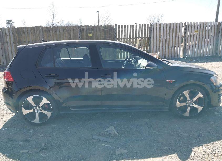 Photo 13 of 2015 Volkswagen Golf GTI 2.0T SE 4-DOOR (VIN 3VW5T7AU1FM067068)