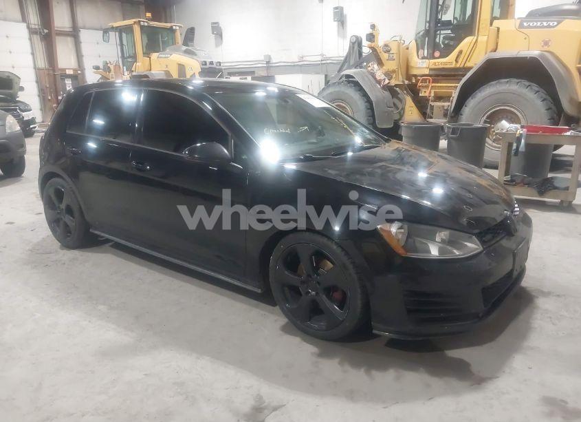 2015 Volkswagen Golf GTI 2.0T SE 4-DOOR (VIN 3VW5T7AU2FM086857) main photo