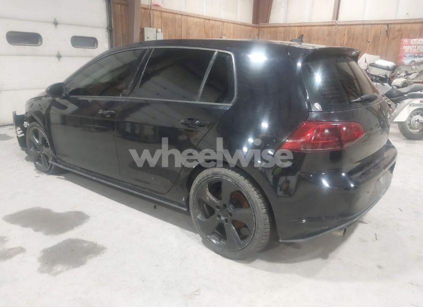 Photo 3 of 2015 Volkswagen Golf GTI 2.0T SE 4-DOOR (VIN 3VW5T7AU2FM086857)