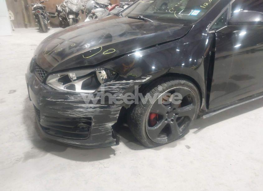 Photo 6 of 2015 Volkswagen Golf GTI 2.0T SE 4-DOOR (VIN 3VW5T7AU2FM086857)