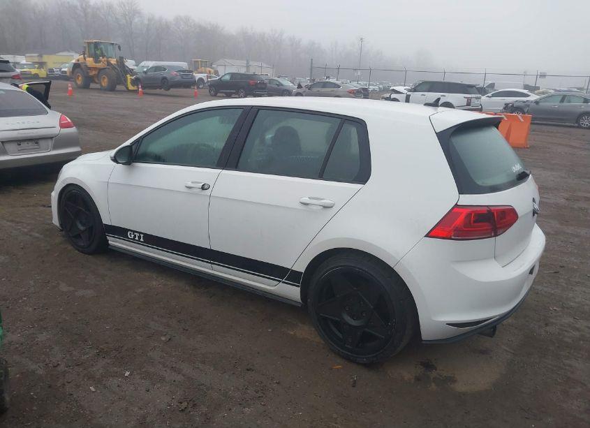 Photo 3 of 2016 Volkswagen Golf GTI S 4-DOOR (VIN 3VW5T7AU2GM065492)