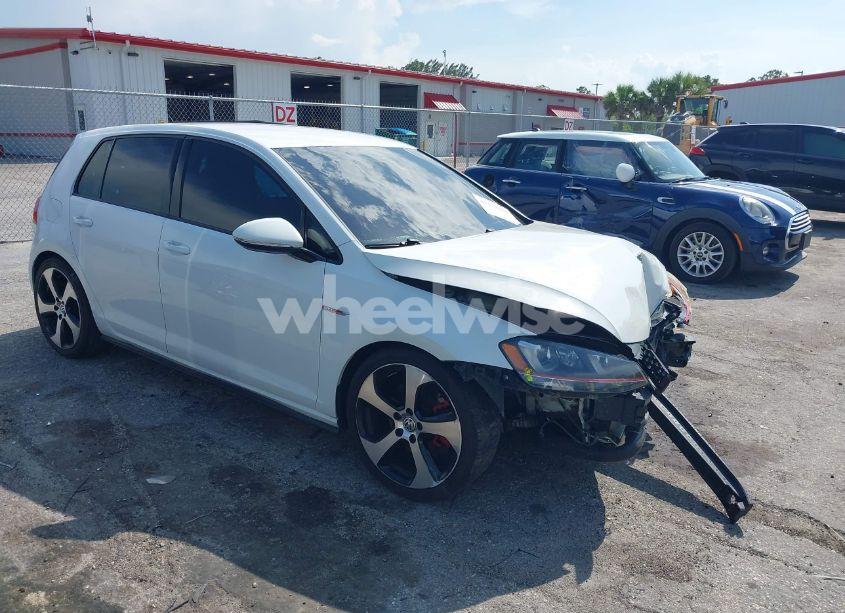 2015 Volkswagen Golf GTI 2.0T S 4-DOOR (VIN 3VW5T7AU3FM019247) main photo