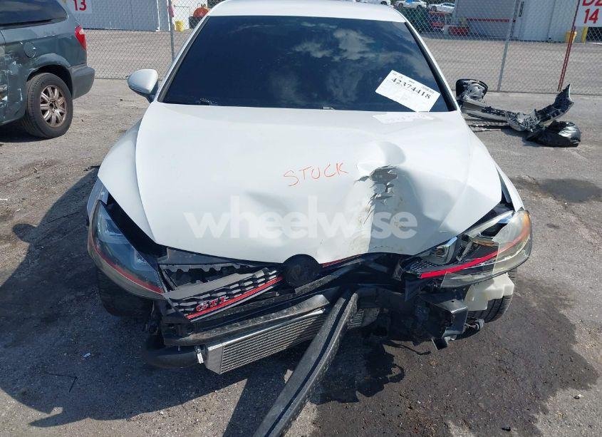 Photo 6 of 2015 Volkswagen Golf GTI 2.0T S 4-DOOR (VIN 3VW5T7AU3FM019247)