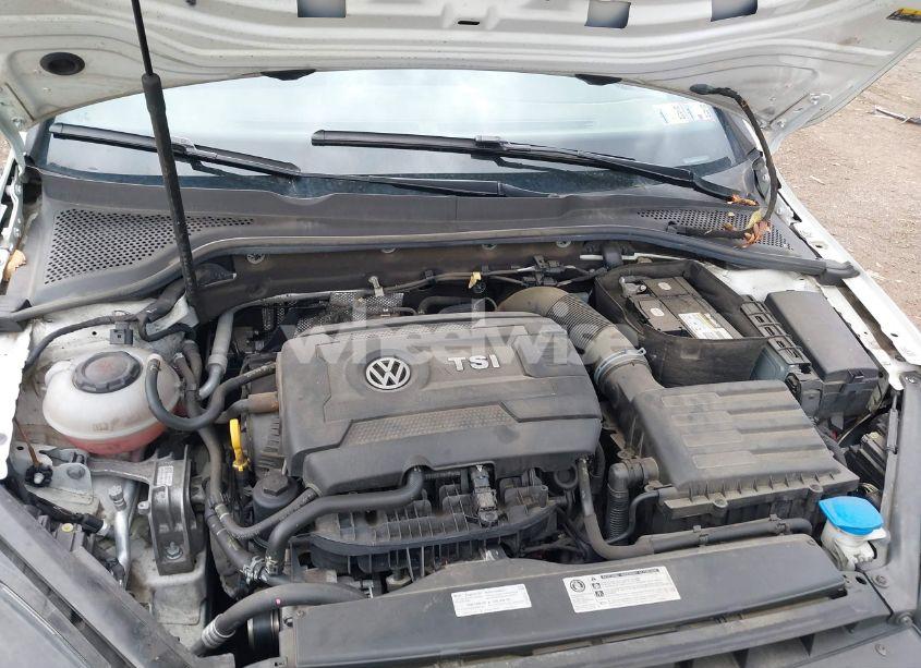 Photo 10 of 2019 Volkswagen Golf GTI 2.0T AUTOBAHN/2.0T RABBIT EDITION/2.0T S/2.0T SE (VIN 3VW5T7AU3KM010736)