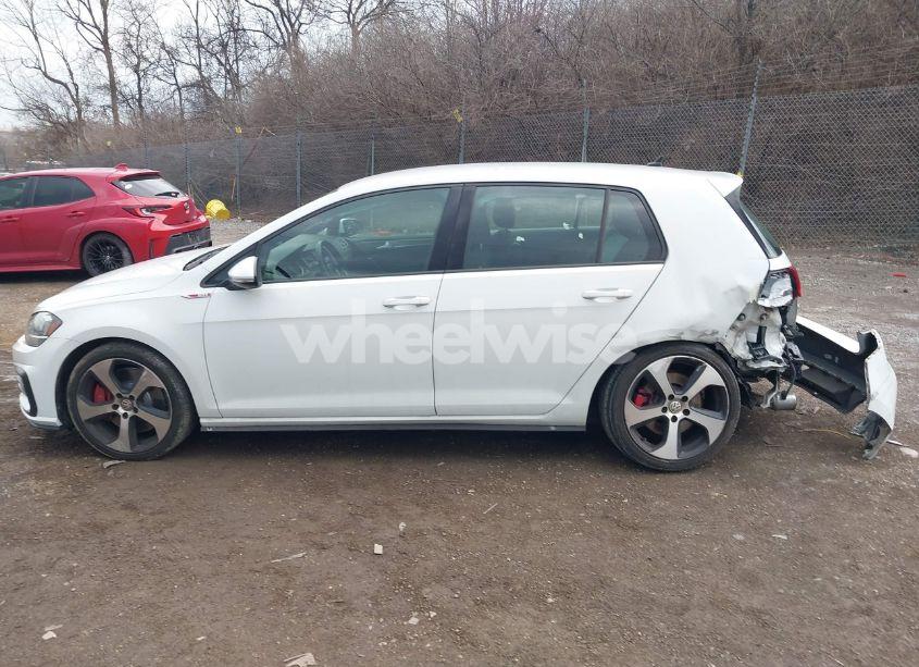 Photo 15 of 2019 Volkswagen Golf GTI 2.0T AUTOBAHN/2.0T RABBIT EDITION/2.0T S/2.0T SE (VIN 3VW5T7AU3KM010736)