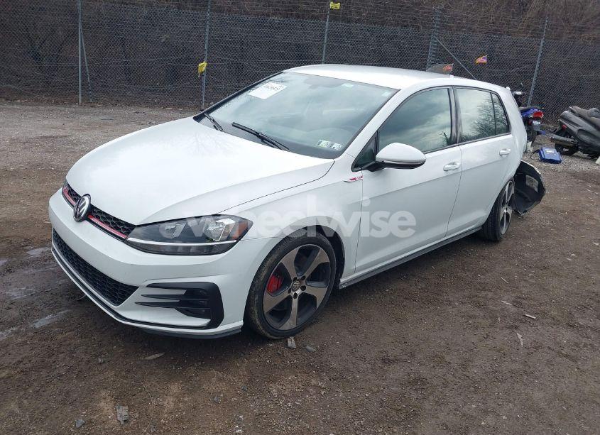 Photo 2 of 2019 Volkswagen Golf GTI 2.0T AUTOBAHN/2.0T RABBIT EDITION/2.0T S/2.0T SE (VIN 3VW5T7AU3KM010736)