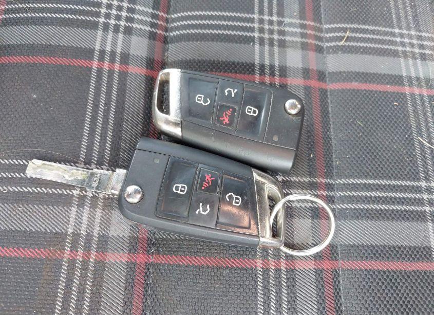 Photo 11 of 2016 Volkswagen Golf GTI S 4-DOOR (VIN 3VW5T7AU4GM036558)