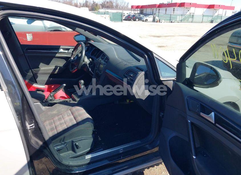 Photo 5 of 2017 Volkswagen Golf GTI AUTOBAHN 4-DOOR/S 4-DOOR/SE 4-DOOR/SPORT 4-DOOR (VIN 3VW5T7AU4HM057802)