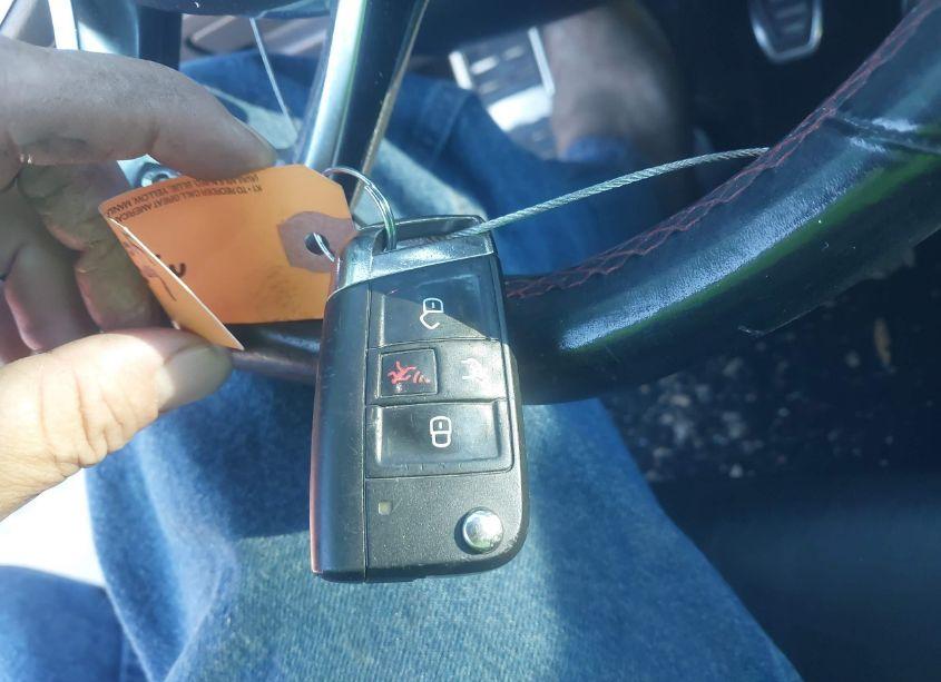 Photo 11 of 2016 Volkswagen Golf GTI SE 4-DOOR (VIN 3VW5T7AU5GM036715)