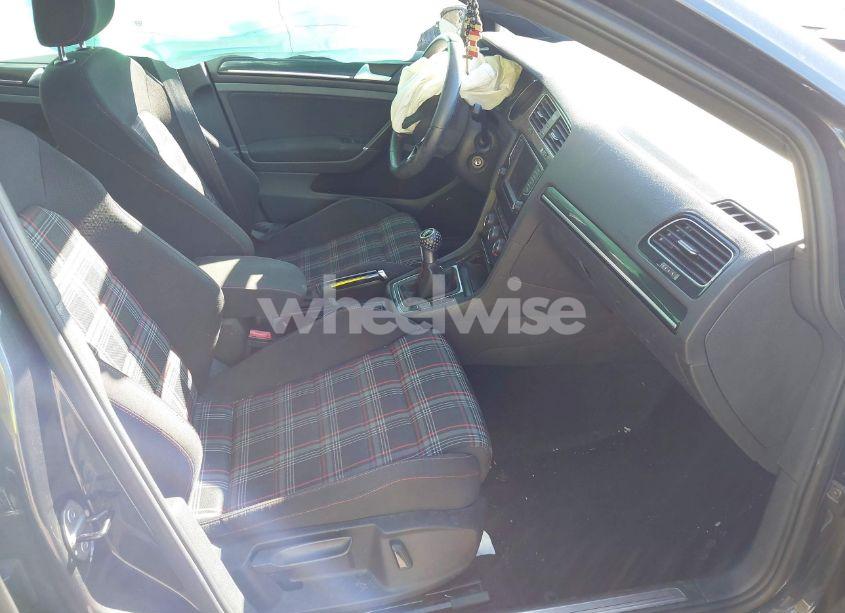 Photo 5 of 2017 Volkswagen Golf GTI AUTOBAHN 4-DOOR/S 4-DOOR/SE 4-DOOR/SPORT 4-DOOR (VIN 3VW5T7AU5HM015817)