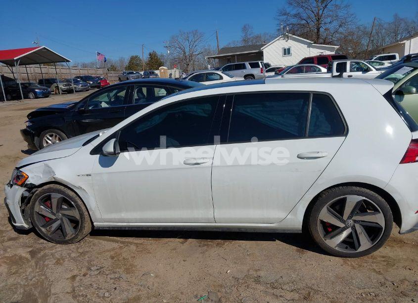Photo 14 of 2019 Volkswagen Golf GTI 2.0T AUTOBAHN/2.0T RABBIT EDITION/2.0T S/2.0T SE (VIN 3VW5T7AU5KM014903)