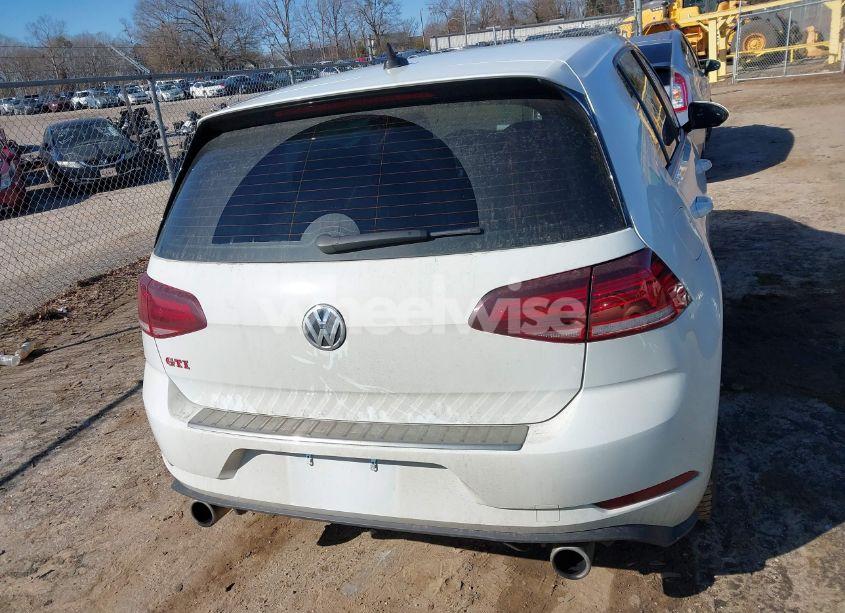 Photo 16 of 2019 Volkswagen Golf GTI 2.0T AUTOBAHN/2.0T RABBIT EDITION/2.0T S/2.0T SE (VIN 3VW5T7AU5KM014903)