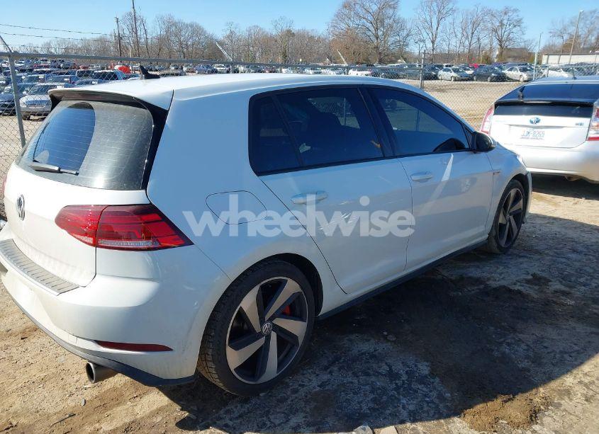 Photo 4 of 2019 Volkswagen Golf GTI 2.0T AUTOBAHN/2.0T RABBIT EDITION/2.0T S/2.0T SE (VIN 3VW5T7AU5KM014903)