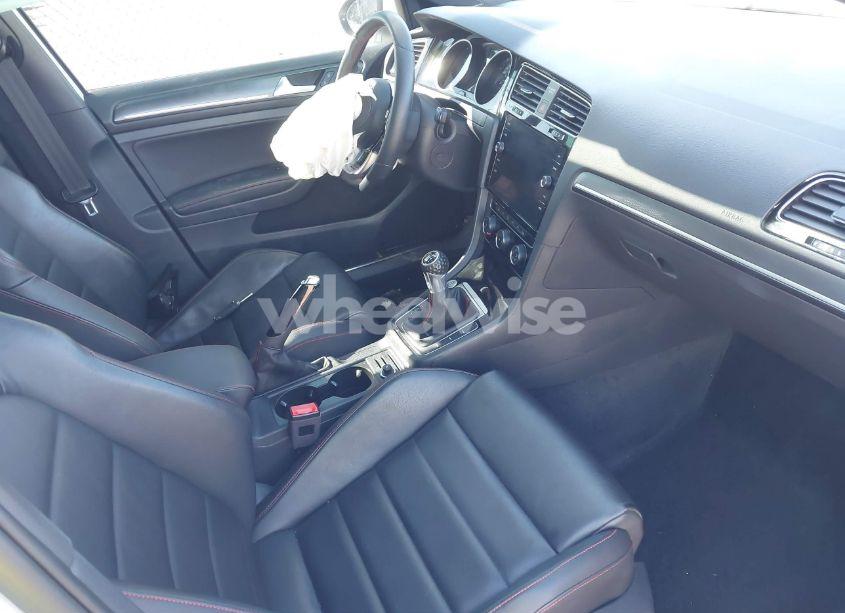 Photo 5 of 2019 Volkswagen Golf GTI 2.0T AUTOBAHN/2.0T RABBIT EDITION/2.0T S/2.0T SE (VIN 3VW5T7AU5KM014903)