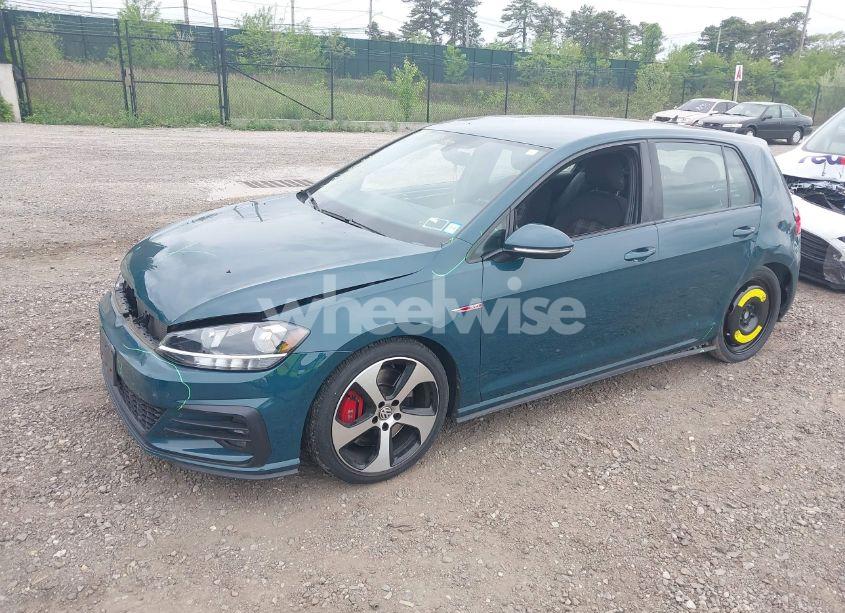 Photo 2 of 2019 Volkswagen Golf GTI 2.0T AUTOBAHN/2.0T RABBIT EDITION/2.0T S/2.0T SE (VIN 3VW5T7AU5KM025738)