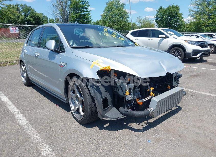 2015 Volkswagen Golf GTI 2.0T AUTOBAHN 4-DOOR (VIN 3VW5T7AU6FM007772) main photo