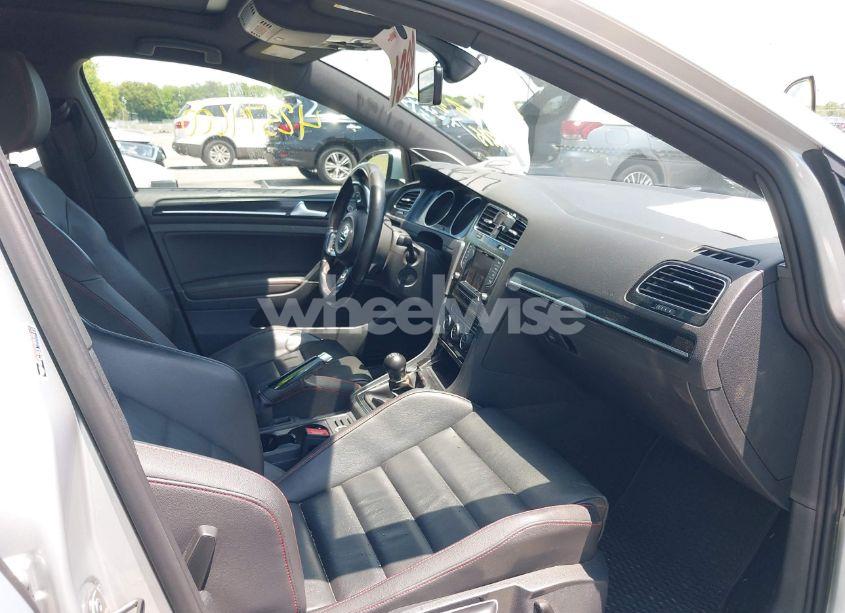 Photo 5 of 2015 Volkswagen Golf GTI 2.0T AUTOBAHN 4-DOOR (VIN 3VW5T7AU6FM007772)