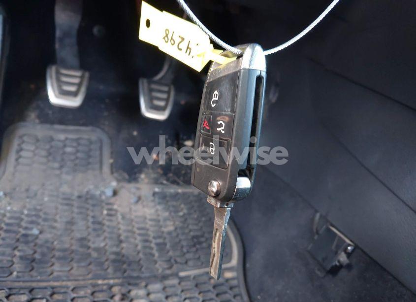 Photo 11 of 2015 Volkswagen Golf GTI 2.0T S 4-DOOR (VIN 3VW5T7AU6FM010980)