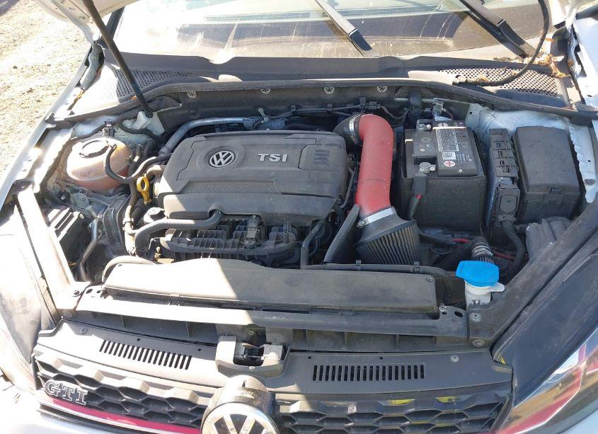 Photo 10 of 2019 Volkswagen Golf GTI 2.0T AUTOBAHN/2.0T RABBIT EDITION/2.0T S/2.0T SE (VIN 3VW5T7AU6KM010343)