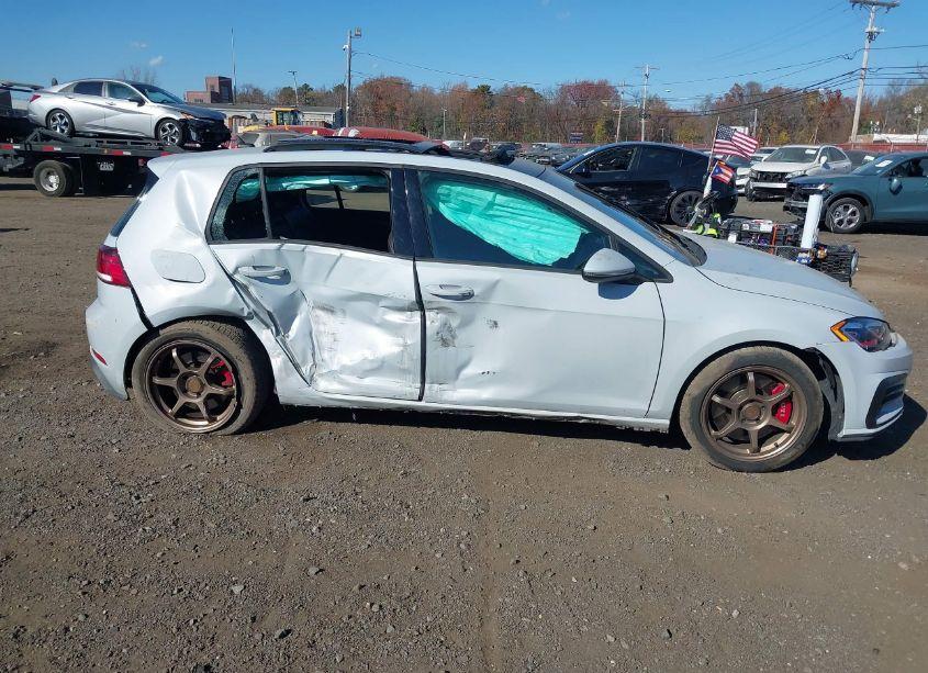 Photo 13 of 2019 Volkswagen Golf GTI 2.0T AUTOBAHN/2.0T RABBIT EDITION/2.0T S/2.0T SE (VIN 3VW5T7AU6KM010343)