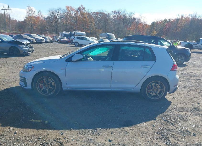 Photo 14 of 2019 Volkswagen Golf GTI 2.0T AUTOBAHN/2.0T RABBIT EDITION/2.0T S/2.0T SE (VIN 3VW5T7AU6KM010343)