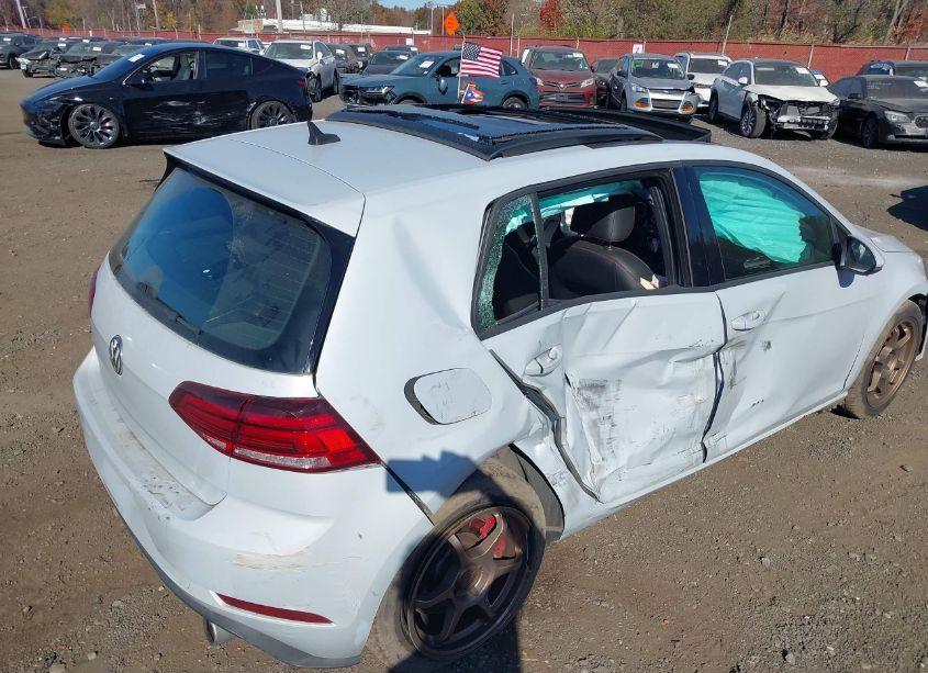 Photo 17 of 2019 Volkswagen Golf GTI 2.0T AUTOBAHN/2.0T RABBIT EDITION/2.0T S/2.0T SE (VIN 3VW5T7AU6KM010343)