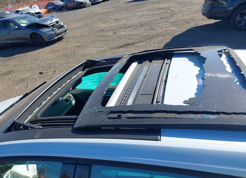 Photo 19 of 2019 Volkswagen Golf GTI 2.0T AUTOBAHN/2.0T RABBIT EDITION/2.0T S/2.0T SE (VIN 3VW5T7AU6KM010343)