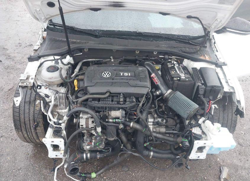 Photo 10 of 2019 Volkswagen Golf GTI 2.0T AUTOBAHN/2.0T RABBIT EDITION/2.0T S/2.0T SE (VIN 3VW5T7AU7KM029807)