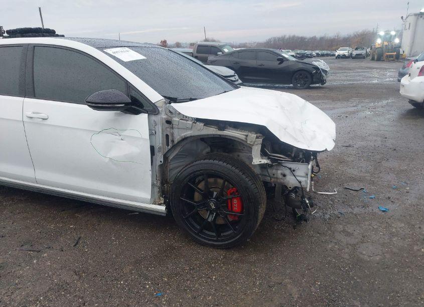 Photo 12 of 2019 Volkswagen Golf GTI 2.0T AUTOBAHN/2.0T RABBIT EDITION/2.0T S/2.0T SE (VIN 3VW5T7AU7KM029807)