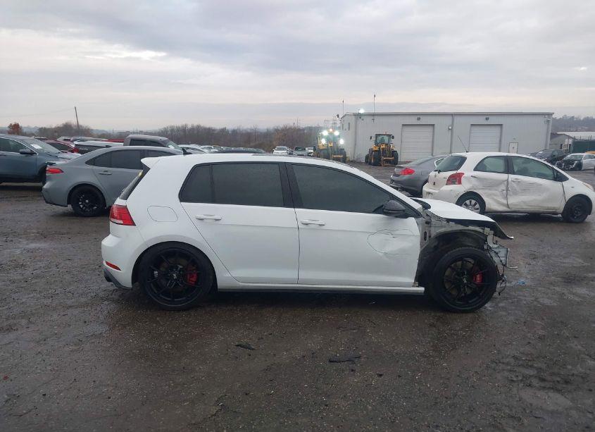 Photo 14 of 2019 Volkswagen Golf GTI 2.0T AUTOBAHN/2.0T RABBIT EDITION/2.0T S/2.0T SE (VIN 3VW5T7AU7KM029807)