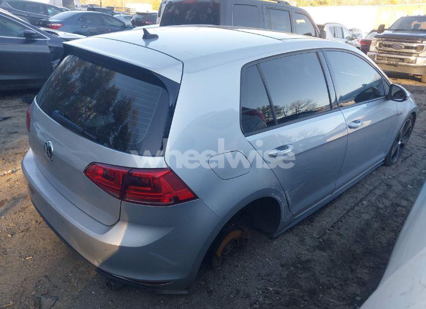 Photo 4 of 2015 Volkswagen Golf GTI 2.0T SE 4-DOOR (VIN 3VW5T7AU8FM001603)