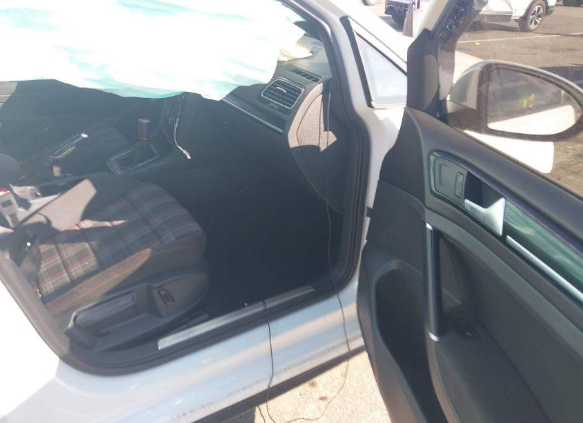 Photo 5 of 2016 Volkswagen Golf GTI S 4-DOOR (VIN 3VW5T7AU8GM053718)
