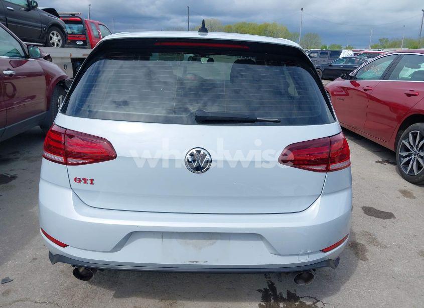 Photo 17 of 2019 Volkswagen Golf GTI 2.0T AUTOBAHN/2.0T RABBIT EDITION/2.0T S/2.0T SE (VIN 3VW5T7AU8KM038287)