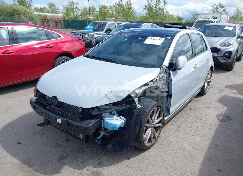 Photo 2 of 2019 Volkswagen Golf GTI 2.0T AUTOBAHN/2.0T RABBIT EDITION/2.0T S/2.0T SE (VIN 3VW5T7AU8KM038287)