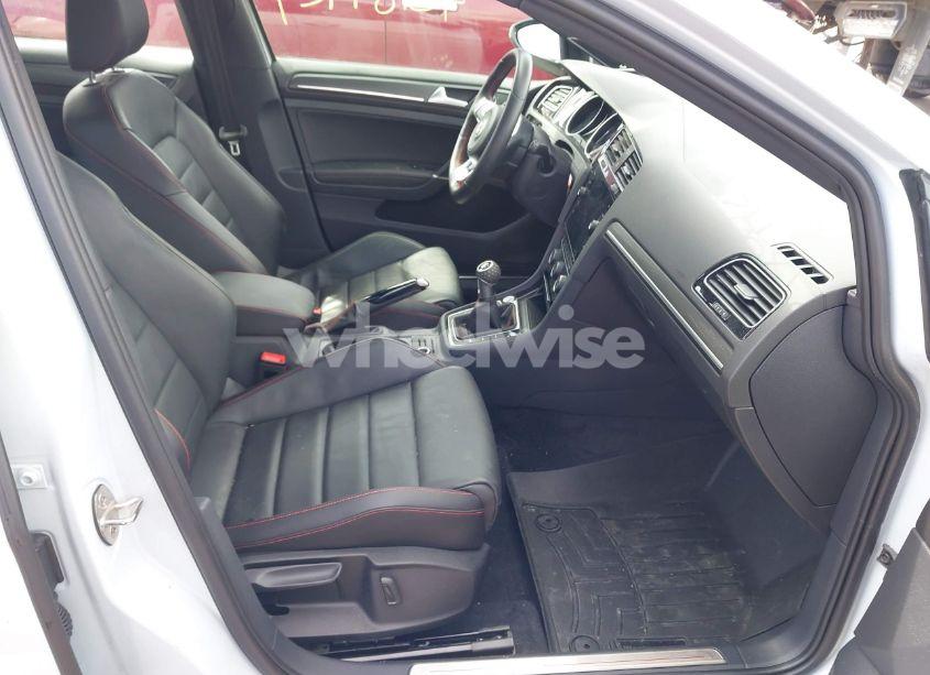 Photo 5 of 2019 Volkswagen Golf GTI 2.0T AUTOBAHN/2.0T RABBIT EDITION/2.0T S/2.0T SE (VIN 3VW5T7AU8KM038287)