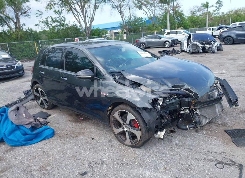 2015 Volkswagen Golf GTI 2.0T SE 4-DOOR (VIN 3VW5T7AU9FM002386) main photo